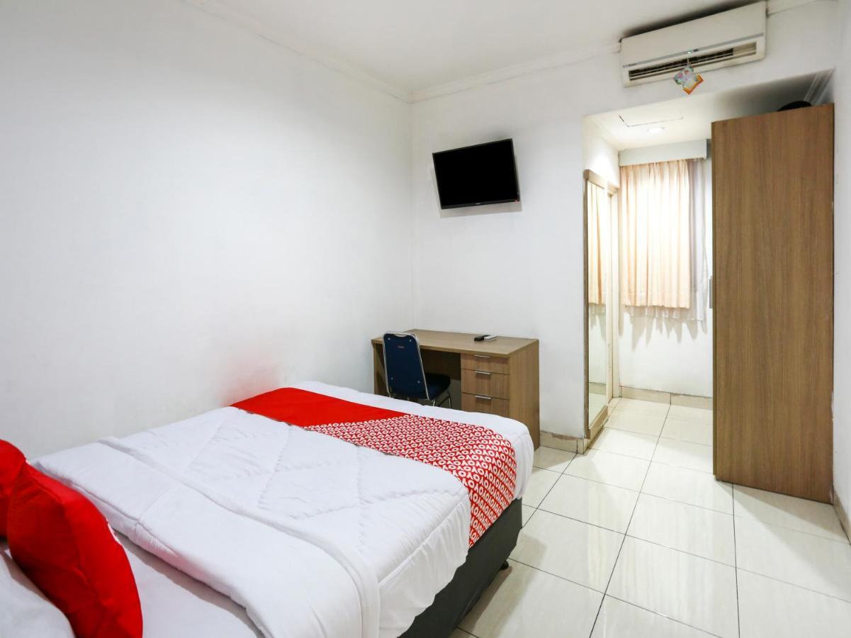 Oyo 4008 E Paviliun Karawaci 2*